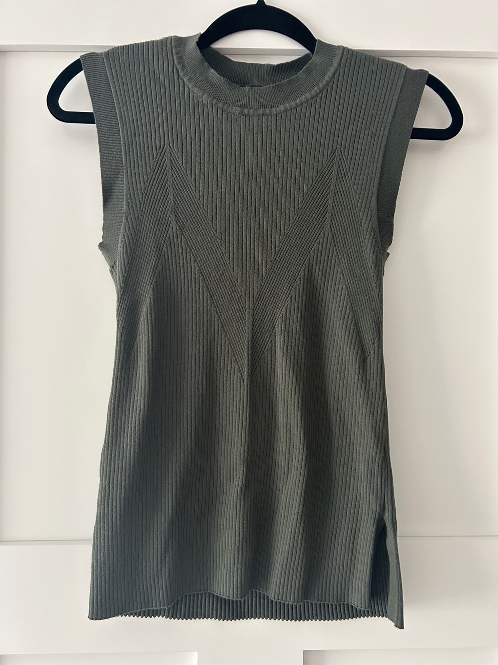 LOFT Versa Sleeveless Ribbed Knit Top in Olive